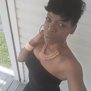 Meet your Posher, Veronica